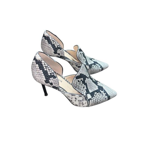 Gianni Bini Chic Black and Cream Snakeskin Print Heels  Pointed Toe and Stiletto - Picture 1 of 6